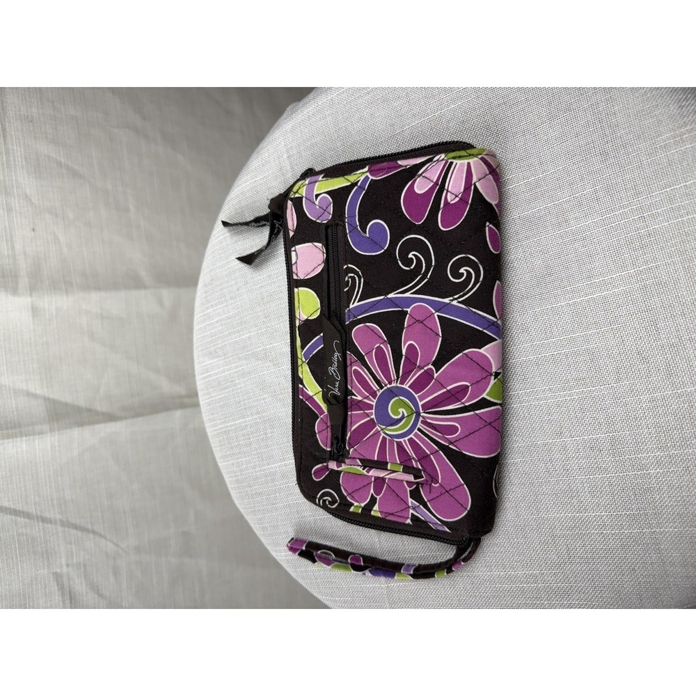 Vera Bradley Wallet Womens One Size Multicolor‎ Floral Quilted Zip Wristlet